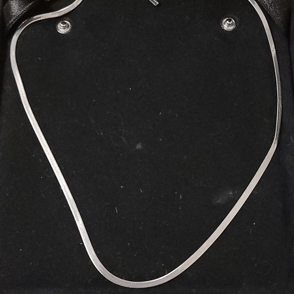 Jewelry - 18" Herringbone Sterling Silver Chain